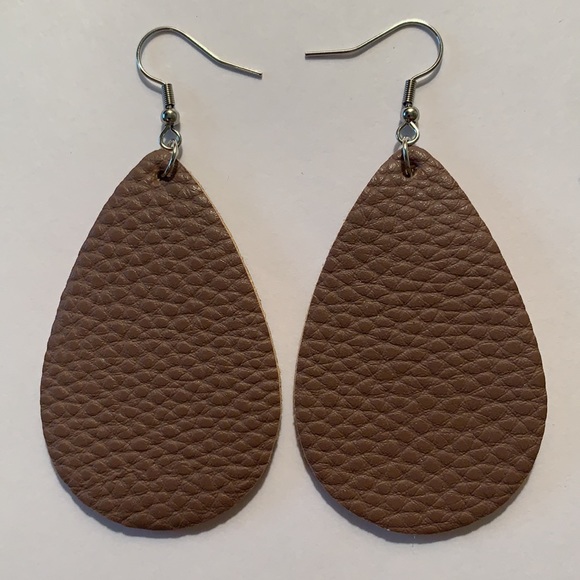 🖤Pick Any 3 for $12🖤 Faux Leather Teardrop Dangle Earrings - Picture 2 of 5